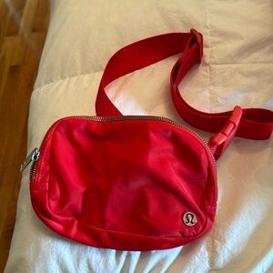 Lululemon Everywhere Belt Bag